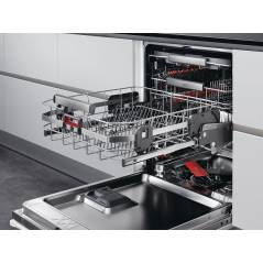 Lave-vaisselle AEG entierement integrable - 15 couverts - ComfortLift - FSE83810P